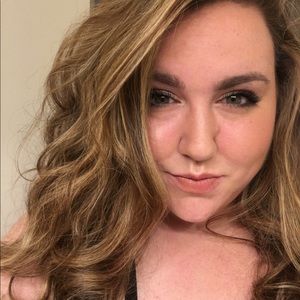 Meet your Posher, Olivia